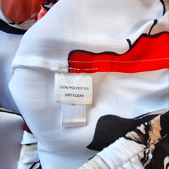 White House | Black Market Satiny Poppy  Blouse - Picture 10 of 10